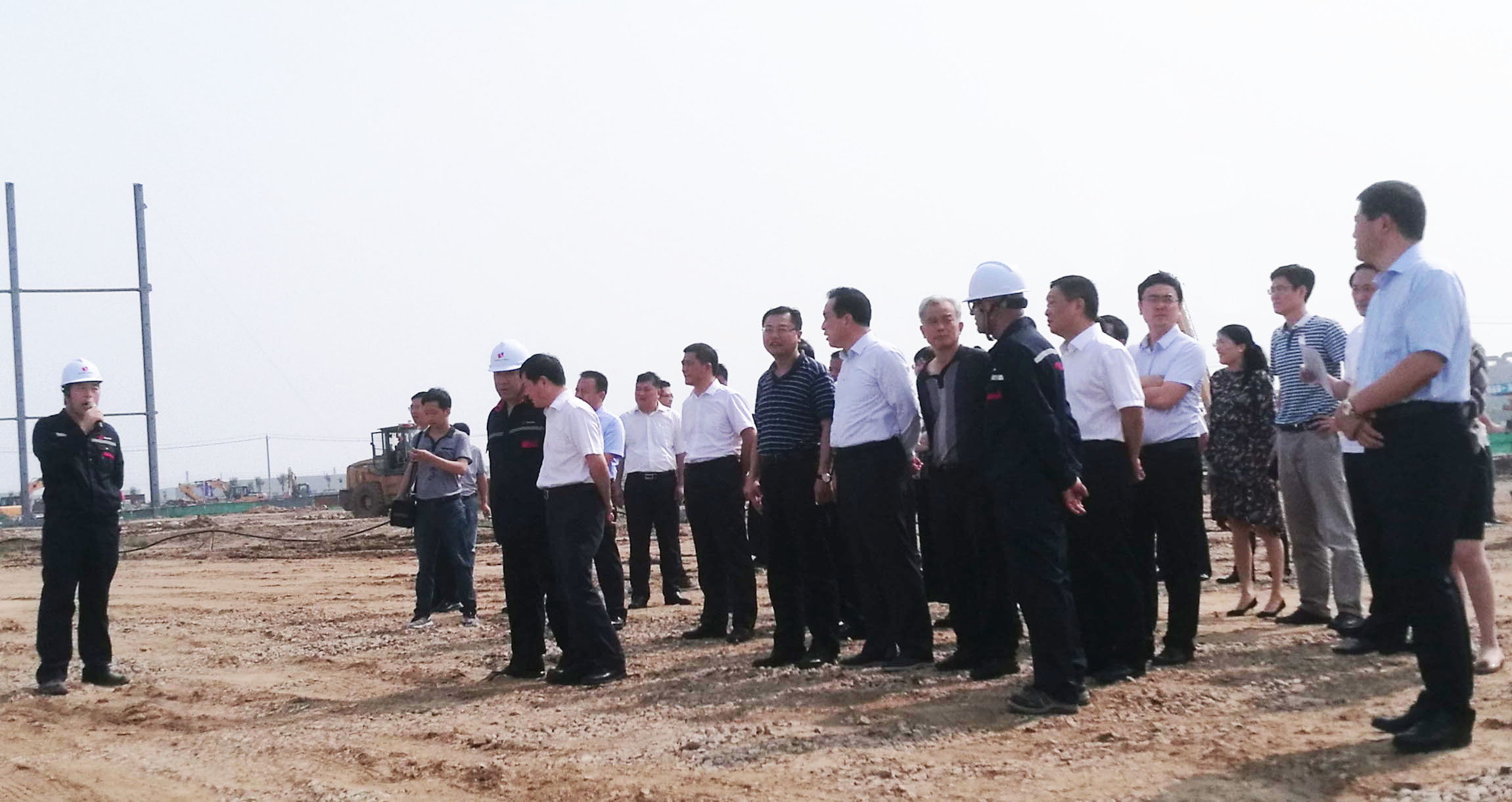 7月25日，连云港市召开全市重点项目现场观摩会，集中检阅全市2018年重点项目建设成果